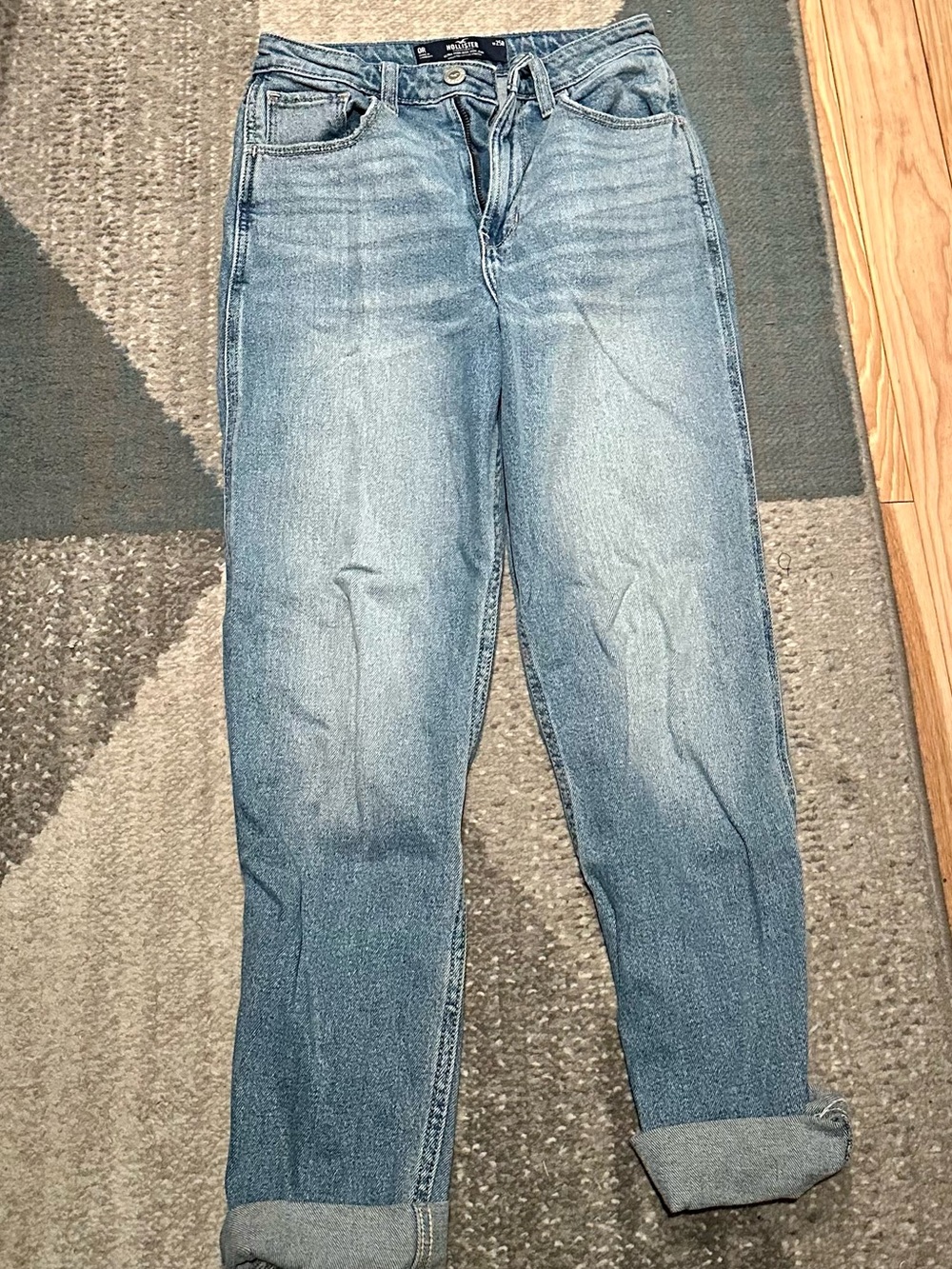 Hollister Ultra High-Rise Mom Jean Vintage Stretch - 0R - 25R